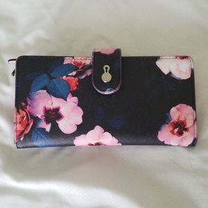 BEAUTIFUL🌺Foral Wallet🌺!